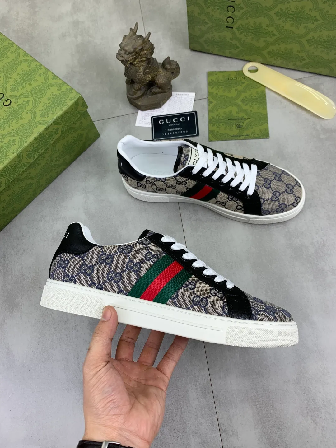Men's men's shoes P400💰【New style】🆘 The latest model from Gucci's official website🎁Classic casual and fashionable men's shoes👟Hot style💥The style is simple and elegant, exclusive for trendy men. Unique official website's latest brand elements👑Gucci original decoration, fashionable and generous, the fabric is made of original soft calfskin➕Comfortable soft sheepskin lining ✅The official website specifies wear-resistant rubber outsole_full of elasticity, classic model taken in real life🎬Color: 2️⃣colors available😍Number: 38-44